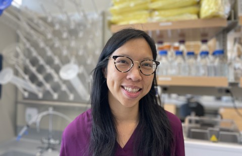Ming-fai Fong in lab Ming-fai Fong in lab
